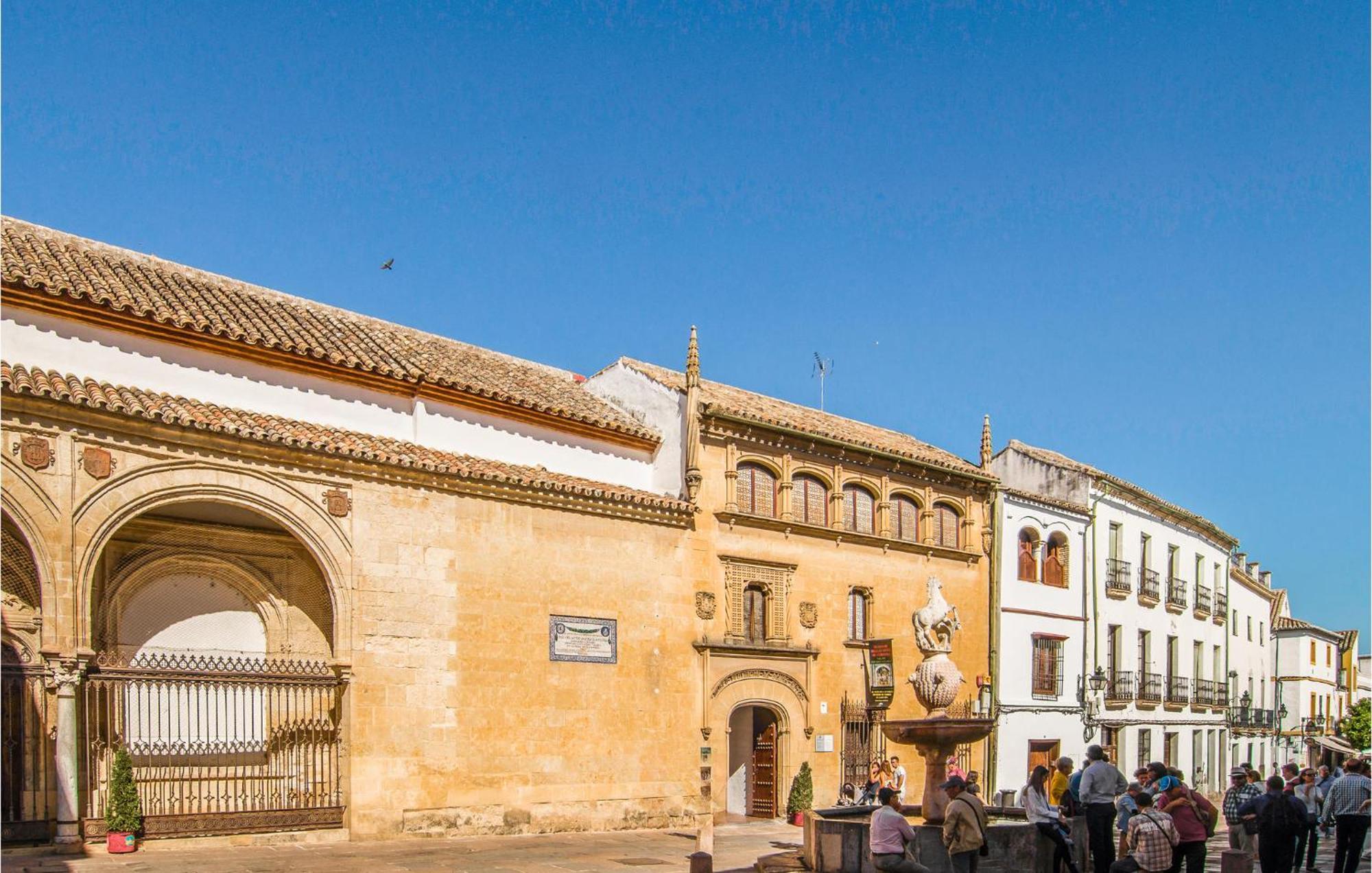 Lovely Apartment In Cordoba With Kitchen Exterior photo